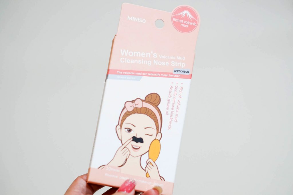 Women's volcanic mud cleansing nose strip